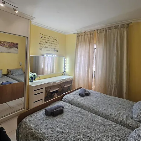 1 Bed Sleeps 5 - Indoor Pool - Free Parking * San Miguel de Abona